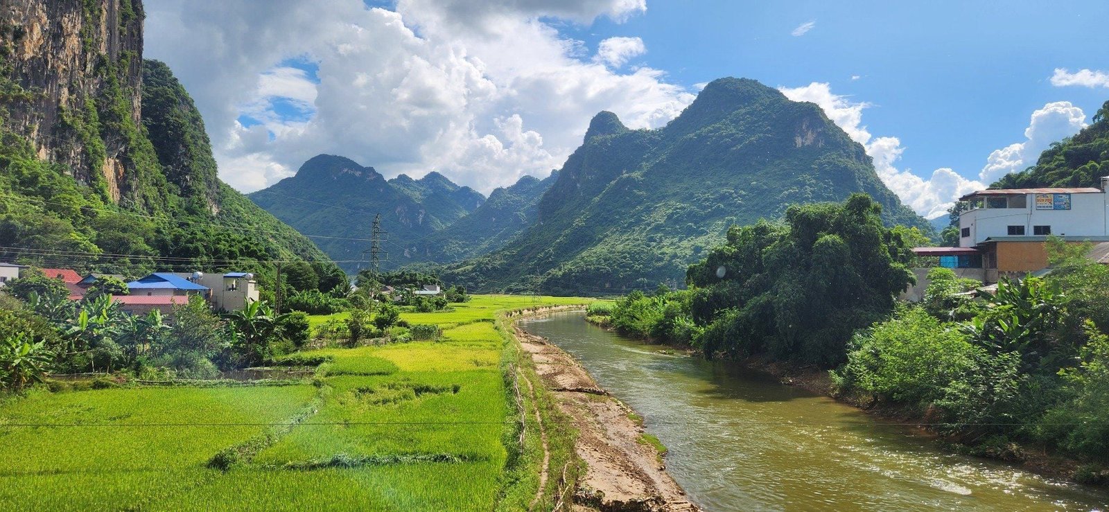 Hanoi Cycling To Luang Prabang via Ho Chi Minh Trails 19 Days